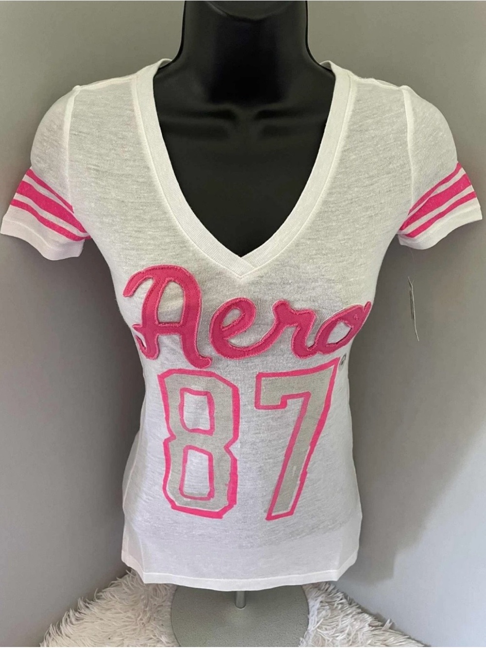 NWT Y2K AEROPOSTALE V-Neck Logo Tee Juniors/Women White/Pink w/ Striped Sleeve